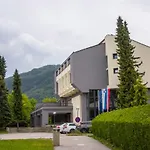 贾尼体育酒店 3*